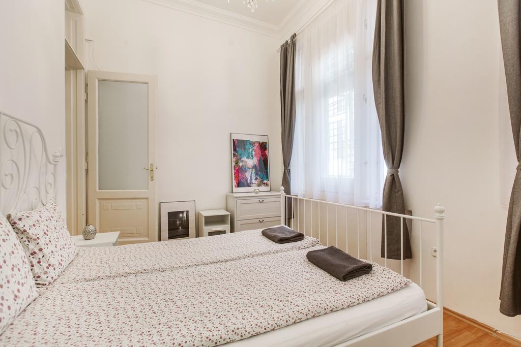 Apartment Szabadsag Ter Budapest Exterior foto