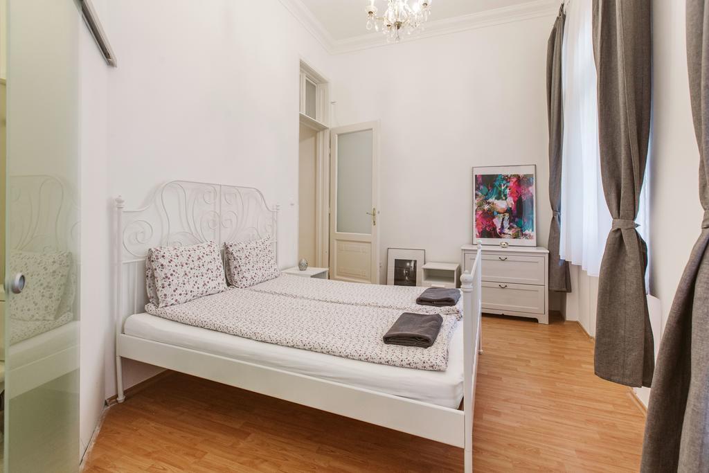 Apartment Szabadsag Ter Budapest Exterior foto